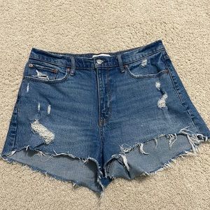 Abercrombie mom short high rise size 31 curve love